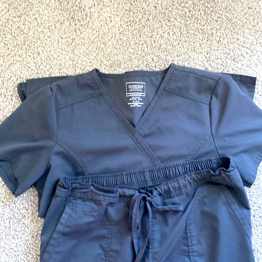 Size Medium Pewter Colored Scrub Set